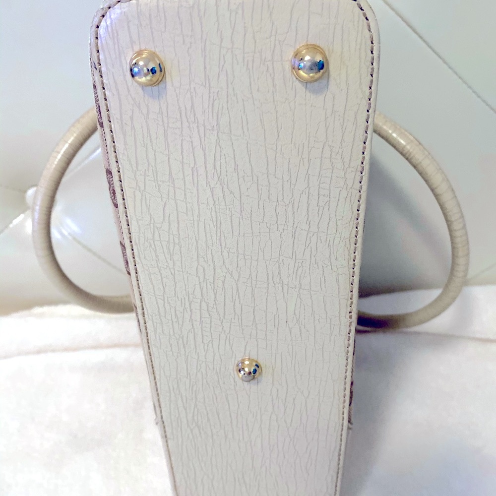❤️Authentic Gucci ❤️ - Picture 5 of 10